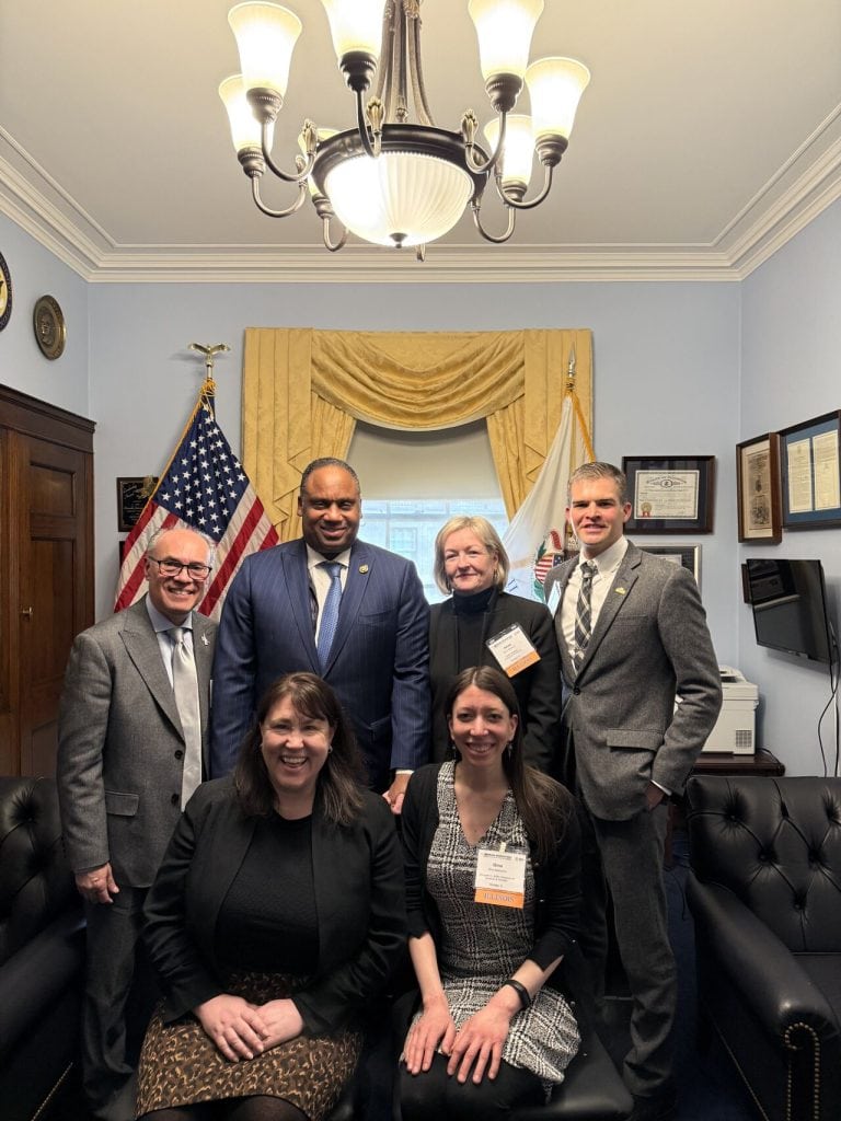 Rep. Jonathan Jackson (IL-01) meets with advocates from the Field Museum and Griffin Museum of Science and Industry. Courtesy Mimi Cowan.
